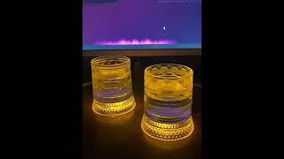 Download lagu gelas wiski putar kelas atas, gelas minuman keras yang elegan, cangkir kristal Maren untuk penggunaan di rumah. mp3