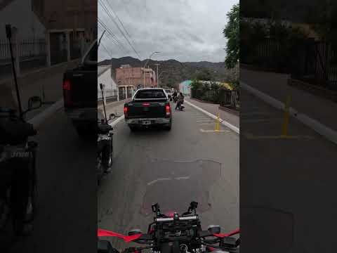 🏍️ ¡Llegamos a Belén, Catamarca! ¿Elegimos bien dónde almorzar? 🍽️🤔