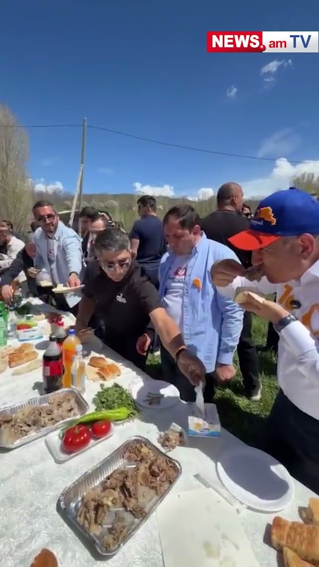 Փաշինյանը գառան խաշլաման կերավ, ոսկորներն էլ դրեց Պապիկյանի դիմաց