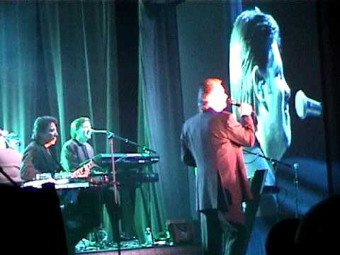 Bill Medley cantando en Vista 2000