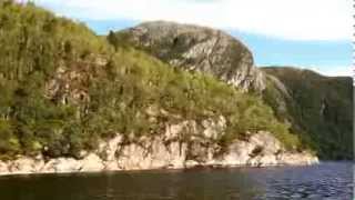 preview picture of video 'Valsøyfjorden rundt - fra båt'