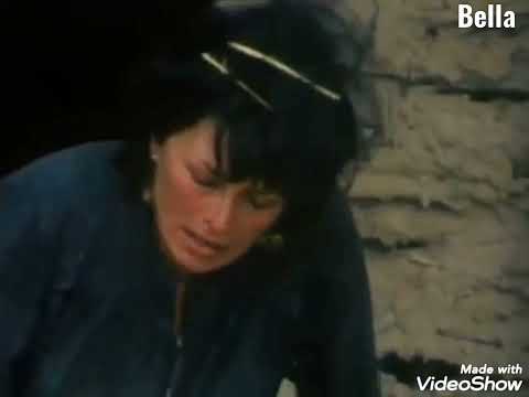 Átok és szerelem: Szemes Mari énekel....