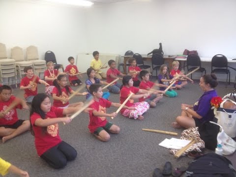 The Hawaii Youth Opera Chorus Sings