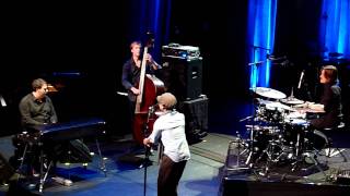 Eric Legnini Quartet (ft Krystle Warren) "I Need You" @ Olympia (Paris)