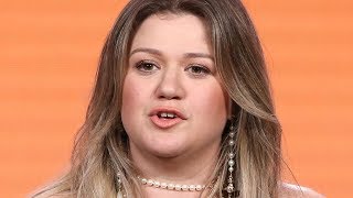 Weird Things Everyone Just Ignores About Kelly Clarkson's Marriage