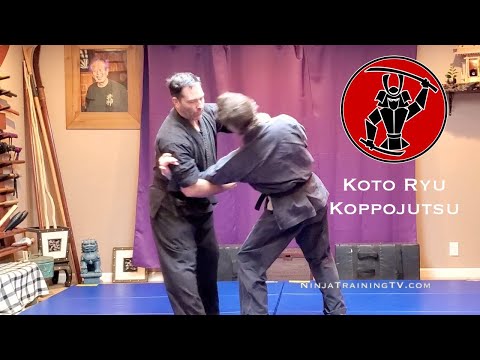 Koto Ryu Fighting Form - Katamaki (One Side Wrap)