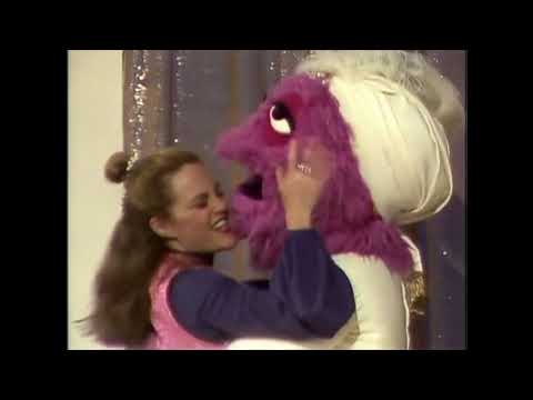 Muppet Songs: Madeline Kahn - Your Feet
