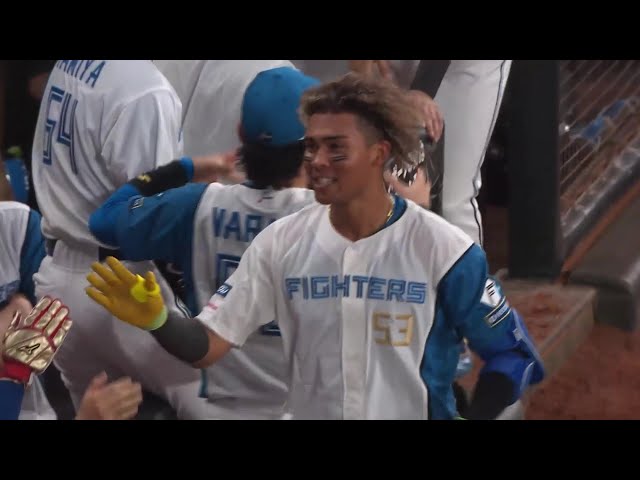 【7回裏】本日2本目!! ファイターズ・水谷瞬 高く上がった打球はレフトスタンドへ!! 2025年7月4日 北海道日本ハムファイターズ 対 東北楽天ゴールデンイーグルス