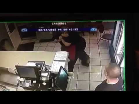 Wing Chun fighting imprompto against Big Guys caught on SECURITY CAMERA...!