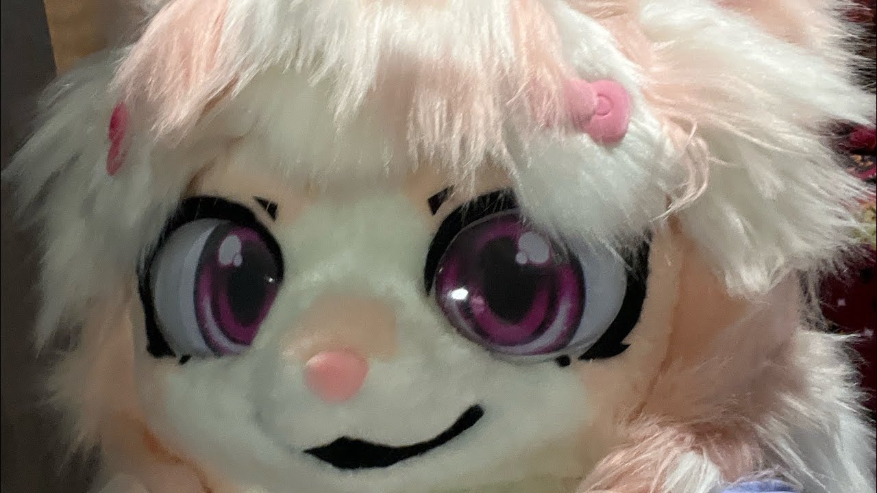 Opening my first fursuit head off of Etsy!