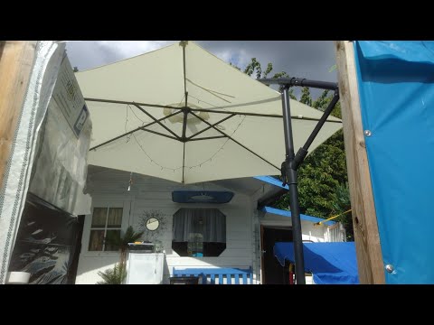 Ampelschirm für den Garten mit Tücken