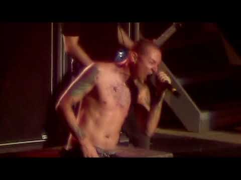 Linkin Park - Crawling (feat. Chris Cornell) (Live from Wantagh, New York 2008)