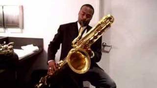 Download lagu James Carter playing bass saxophone mp3