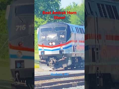 Best Amtrak Horn Show!😀 Featuring #716 And A Sculpture!