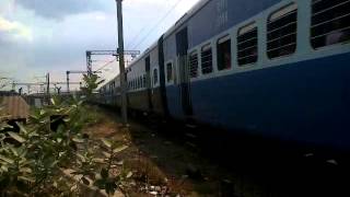 preview picture of video 'bangalore expresses leaving in thiruvallur railway station'