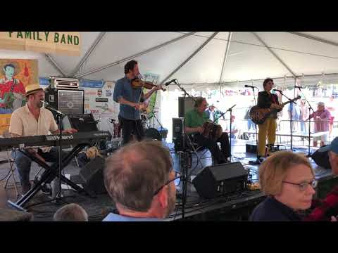Festival Acadiens 2022: The Savoy Family Cajun Band - "Hé, Mom"