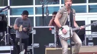Keith Urban performing &quot;Gone Tomorrow (Here Today)&quot;