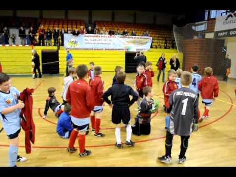 Znicz Pruszków 2002 Po meczu finałowym 19.03.2011 .AVI