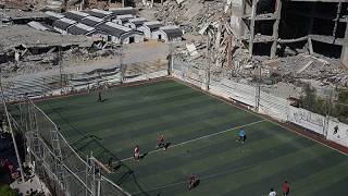 Amputados de Gaza recrean la final del Mundial en un estadio dañado