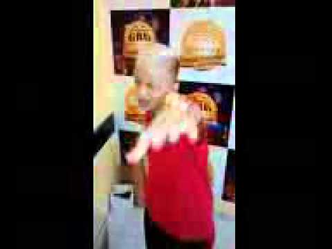 Mc Pedrinho cantando Passa Tempo do ( Mc Hariel )