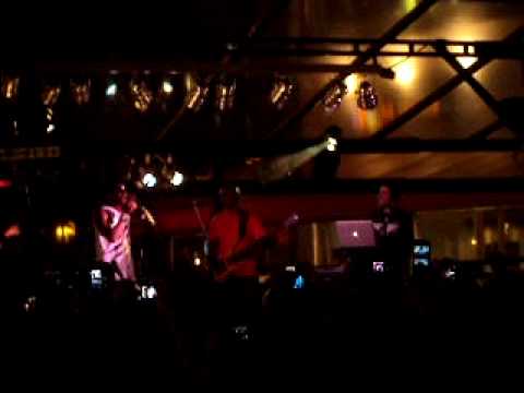 Toni Garrido - A Estrada (Ao Vivo - Norte Shopping)