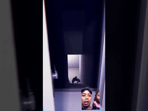 Hantu hitam mata melotot