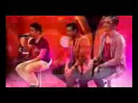 Salam Semua, Sleeq ft Aaron Aziz at Primadona