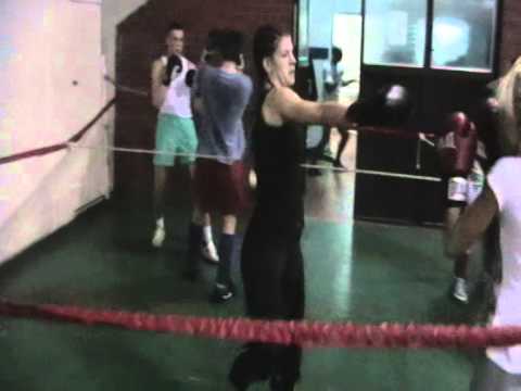 Kik boks klub "Novi Beograd", sparing, 23.12.2013. god., Jelena vs Marina