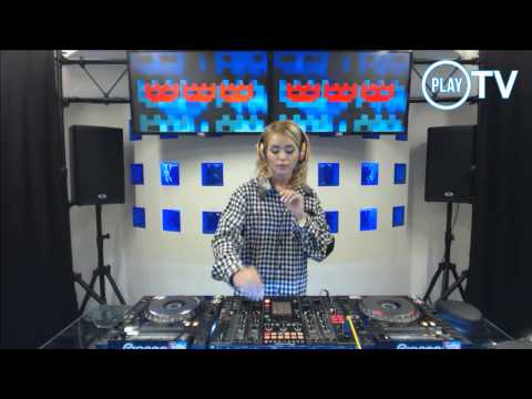 Live @PlayTV 25.09.2014 - Lia Gold