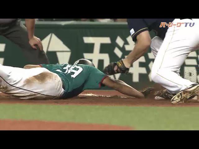 バファローズ・ディクソンの高速けん制