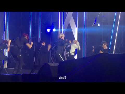 181117 HEC KOREA CONCERT Wanna One - Intro+Light