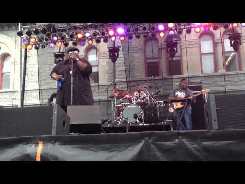 Jsoul Black Sinatra tearing up 2012 Artscape Main Stage!