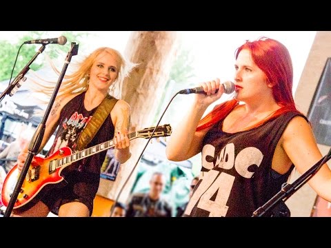 Thunderstruck LIVE Pro shot - BACK:N:BLACK - The Girls Who Play AC/DC (HD)