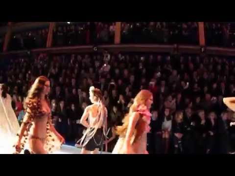 Etam live show 2015  Prayer in C Lilly Wood and The Prick The Ting Tings Snoop Dogg