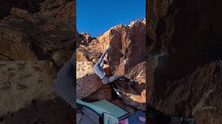 Video thumbnail of Andy's Candies, V4. Red Rocks