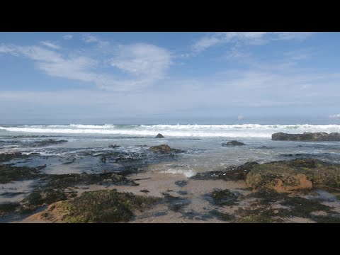 Winter Ocean Waves Crashing on the Rocky Beach - Crashing Waves Sounds - 4K UHD