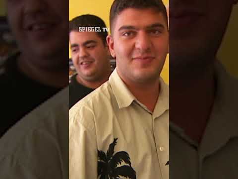 Clan-Gewalt vor Gerichtssaal – Schläger und sein Vorbild | SPIEGEL TV Shorts