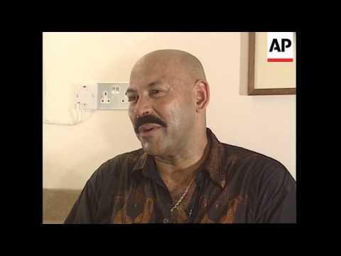 ENTERTAINMENT WEEKLY: OSCAR D'LEON