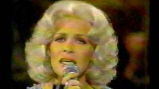 Carol Baker &amp; Conway Twitty      I`ve Never Been This Far Before 1978.avi