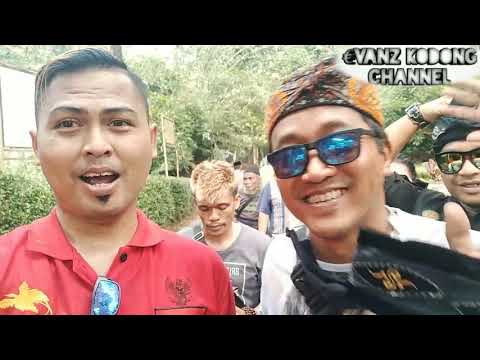 bang-evanz-bareng-om-tedy-suami-almbunda-lina-wisata-ke-situs-karangkamulyan-ciungwanara-ciamis
