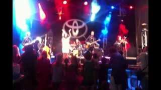 Kasey Chambers and Shane Nicholson sing Rattlin&#39; Bones.wmv