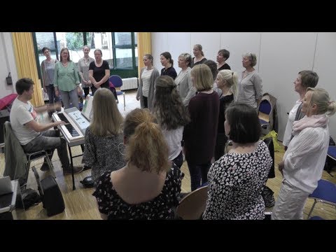 Pulheimer Frauenchor: WE ARE FAMILY