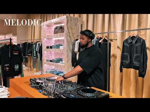 Sunday chillers Melodic.R chilling with Amiri Soulful deep house Mix