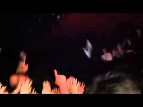 Donots - Hamburg 2012 // Ingo springt