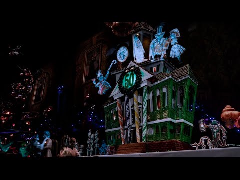 [HD] Haunted Mansion Gingerbread Houses 2019–2022 | Disney Holiday POV
