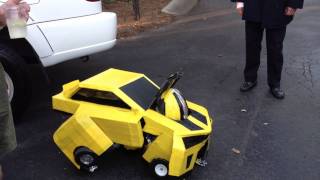 preview picture of video 'Awesome Bumblebee Transformer Costume. Homemade!'