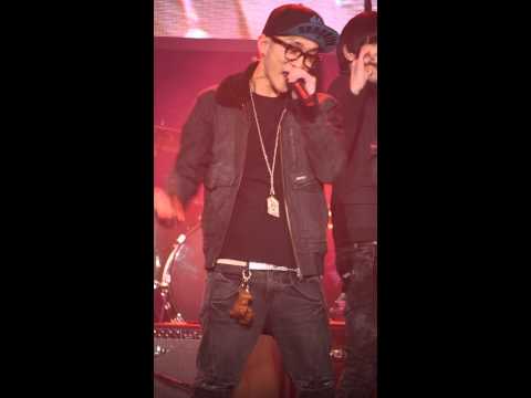 [111230 HD] Electroboyz ft. YeJin - Ma Boy 2 (YeJin // 예진 Fancam)