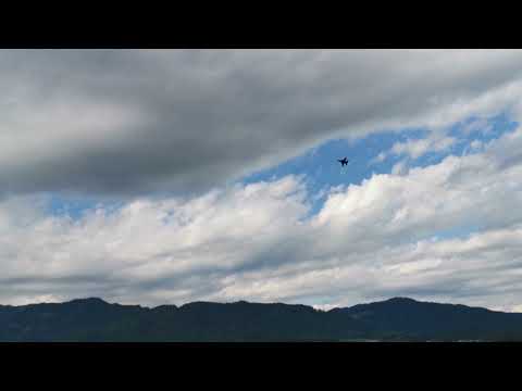 Solo Display of a F-16 (Hellenic Zeus Demo Team) - 4K