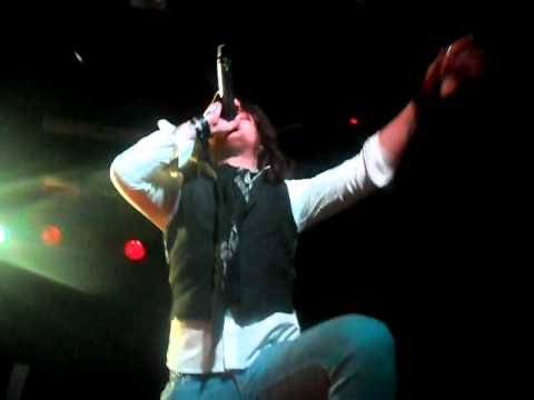 Asking Alexandria at the nerve centre, derry :]