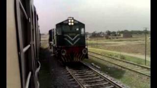 preview picture of video 'railway crossring near to jehlum city'